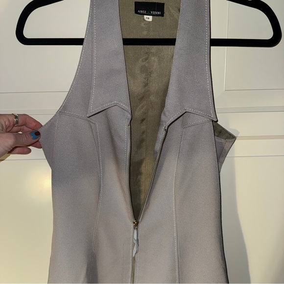 Vintage Angi Venni silver zip front collared vest - size 8 - made in Can - Picture 4 of 11